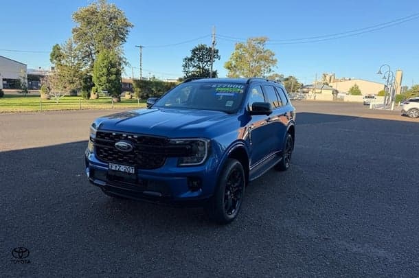 2026 Ford Everest Sport in Black
