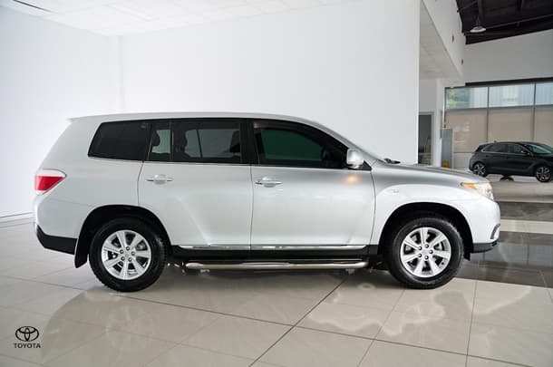 2013 Toyota Kluger KX-R in Silver