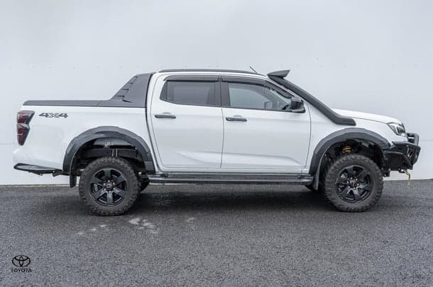 2024 Isuzu D-MAX X-TERRAIN in White
