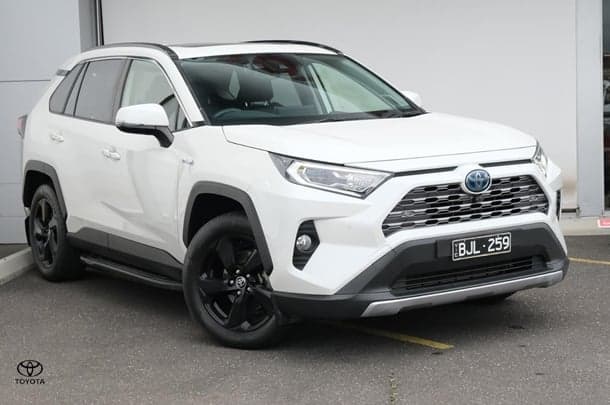2020 Toyota RAV4 Cruiser in White