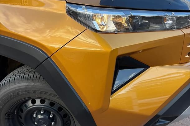 2025 Toyota Hilux SR 48V in Yellow