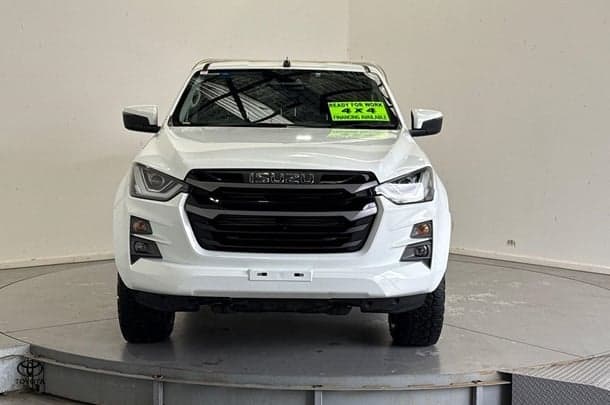2023 Isuzu D-MAX LS-M in White