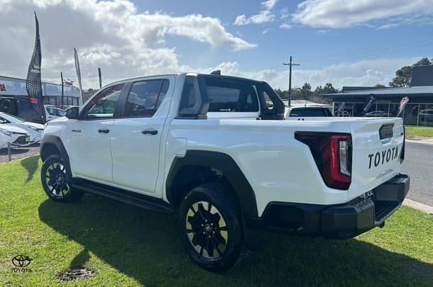 2025 Toyota Hilux SR5 48V in White