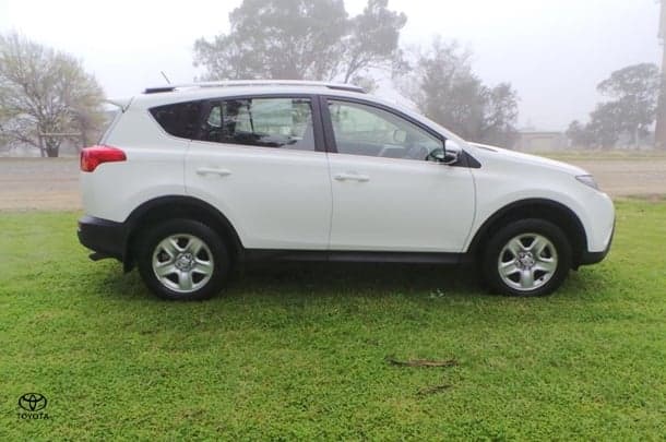2015 Toyota RAV4 GX in White