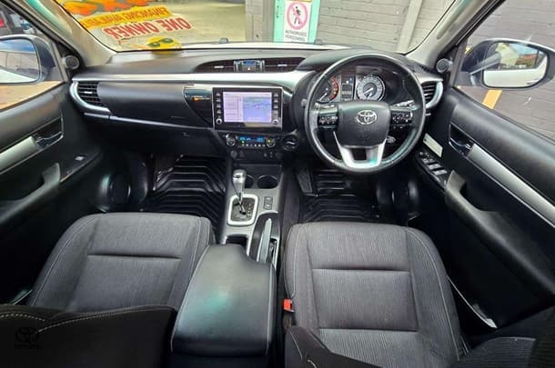 2022 Toyota Hilux SR5 in White