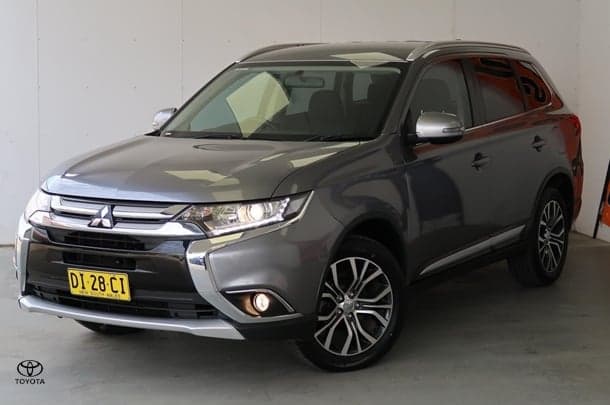 2017 Mitsubishi Outlander LS in Grey