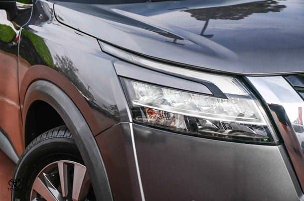 2023 Nissan Pathfinder Ti in Grey