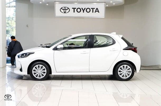 2021 Toyota Yaris Ascent Sport in White