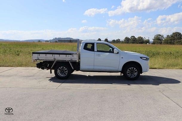 2022 Mazda BT-50 XT in White