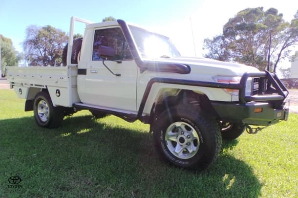 2019 Toyota Landcruiser GX in White