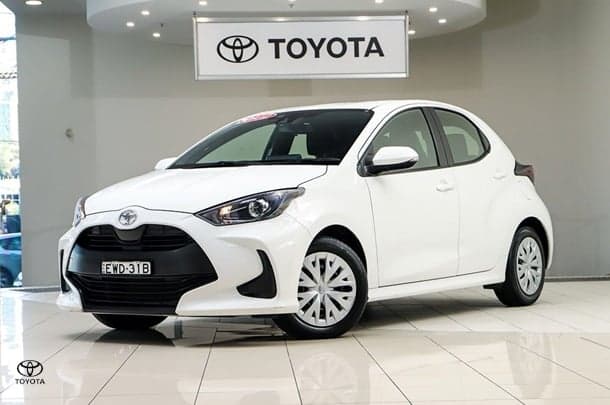 2022 Toyota Yaris Ascent Sport in White