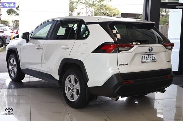 2021 Toyota RAV4 GX-2WD in White