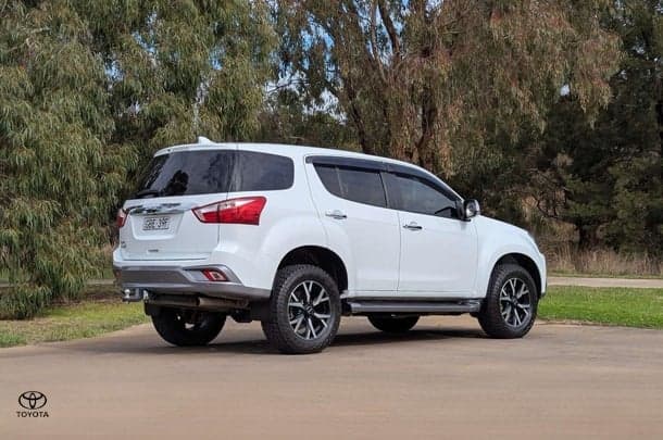 2021 Isuzu MU-X LS-U in White