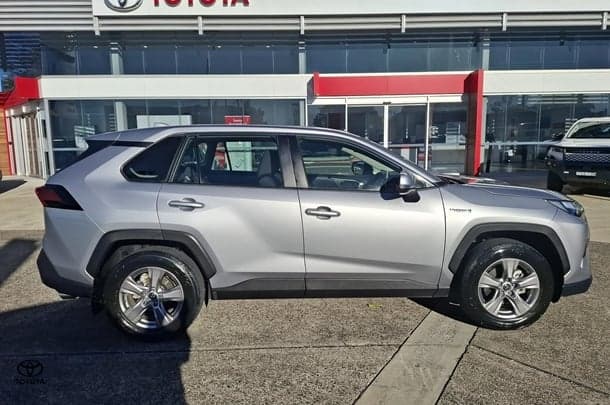 2023 Toyota RAV4 GX AWD in Silver
