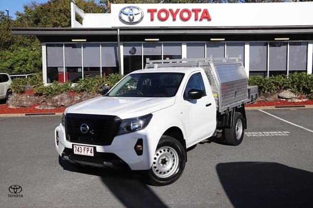 2022 Nissan Navara SL in White