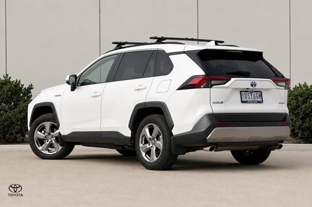 2021 Toyota RAV4 GXL in White
