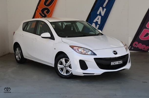 2013 Mazda 3 Neo in White