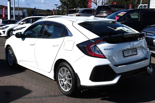 2019 Honda Civic VTi in White