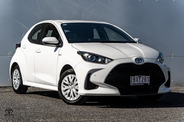 2025 Toyota Yaris Ascent Sport Hybrid in White