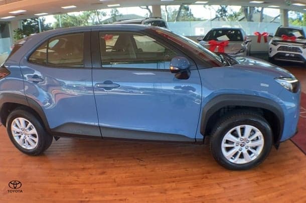 2024 Toyota Yaris Cross GX in Blue