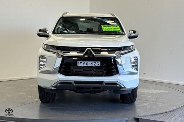 2024 Mitsubishi Pajero Sport GLS in White