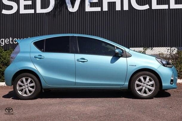2013 Toyota Prius C i-Tech in Blue