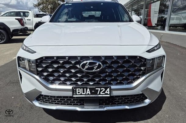 2021 Hyundai Santa Fe Highlander in White