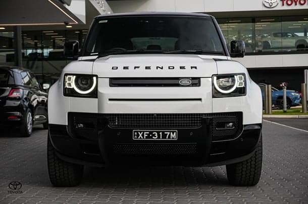 2025 Land Rover Defender 110 D350 X-Dynamic SE in White