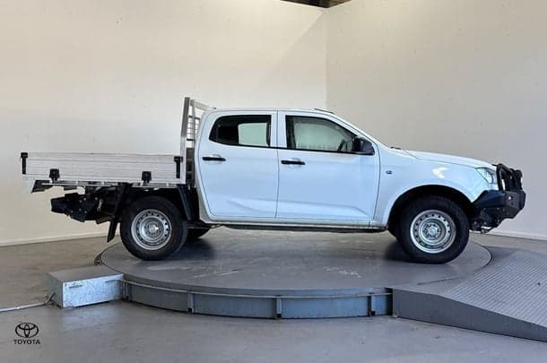 2023 Isuzu D-MAX SX in White