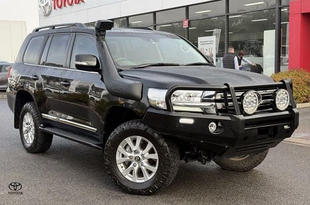 2020 Toyota Landcruiser Sahara in Black