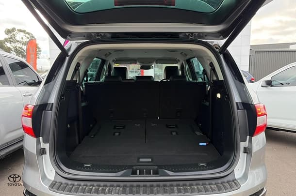 2021 Ford Everest Sport in Pink
