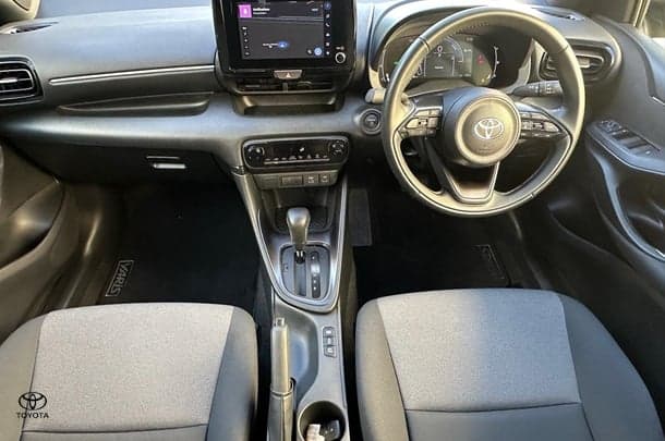 2025 Toyota Yaris SX Hybrid in Grey