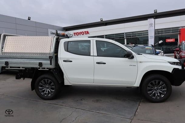 2022 Mitsubishi Triton GLX in White
