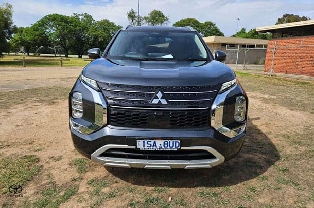 2025 Mitsubishi Outlander PHEV Aspire in Black