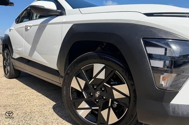 2025 Hyundai Kona Base in Atlas White