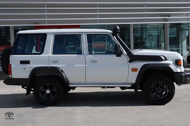2025 Toyota Landcruiser GXL in White