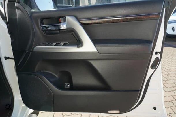 2014 Toyota Landcruiser VX in White