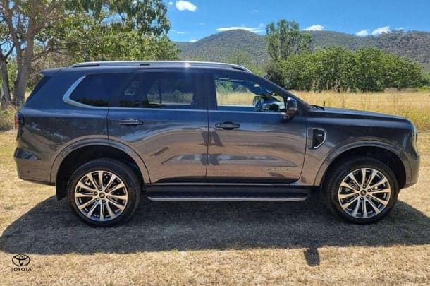 2024 Ford Everest Platinum in Grey