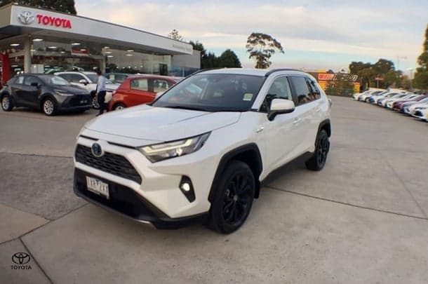 2023 Toyota RAV4 GXL-2WD in White