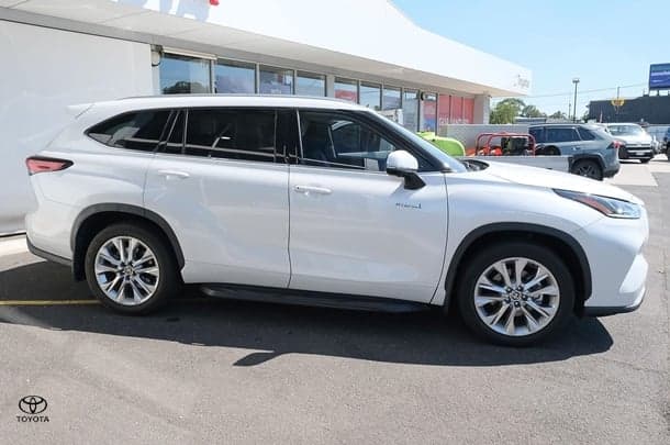2024 Toyota Kluger Grande in White