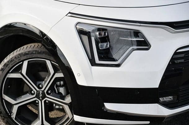 2024 Kia Niro HEV GT-Line in White