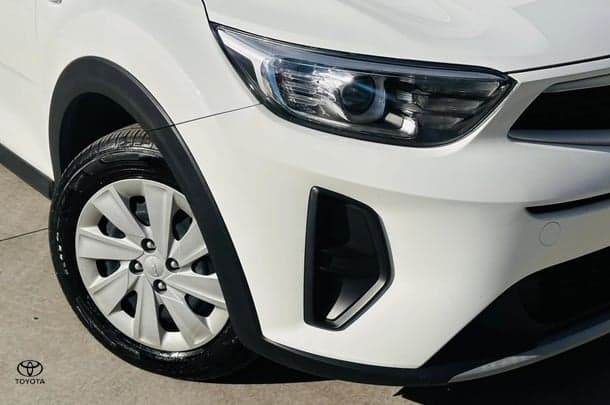 2023 Kia Stonic S in Snow White Pearl (Swp)