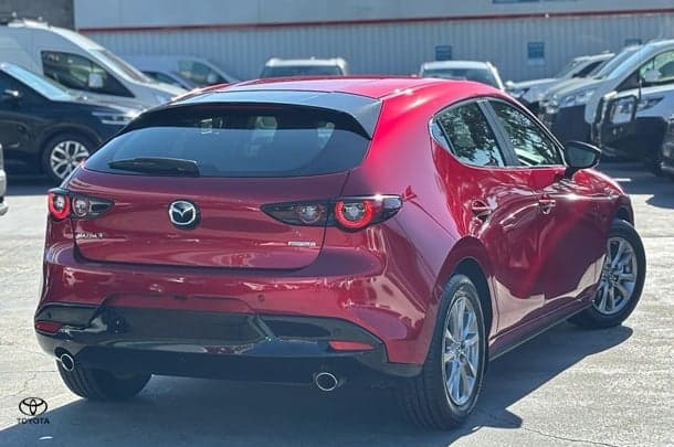2024 Mazda 3 G20 Pure in Red