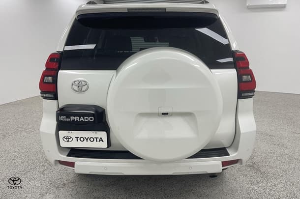 2023 Toyota Landcruiser Prado VX in White