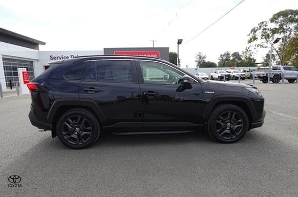 2021 Toyota RAV4 Edge in Black