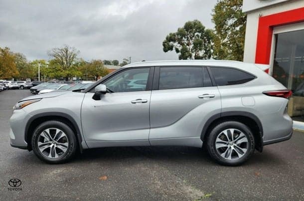 2025 Toyota Kluger GXL in Silver