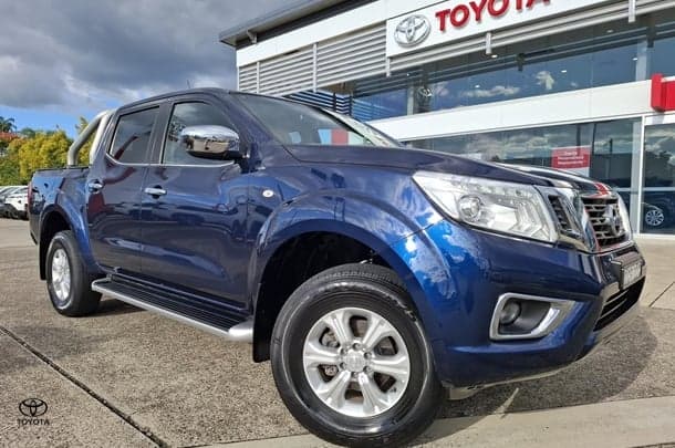 2017 Nissan Navara ST in Blue