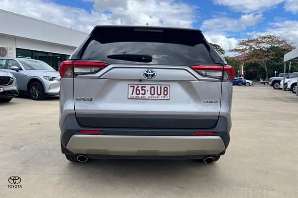 2024 Toyota RAV4 GXL in Silver