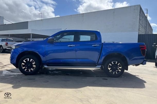 2025 Mazda BT-50 GT in Blue