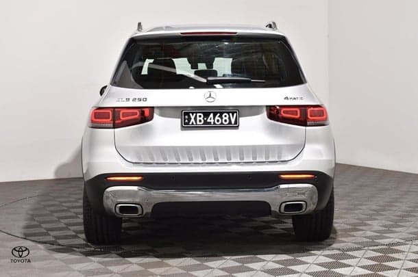 2021 Mercedes-Benz GLB-Class GLB250 in Iridium Silver